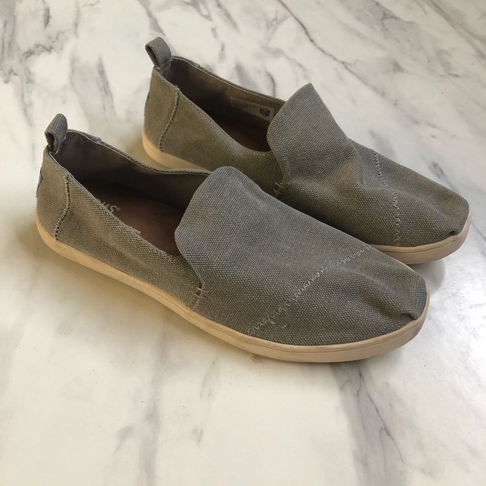 Toms